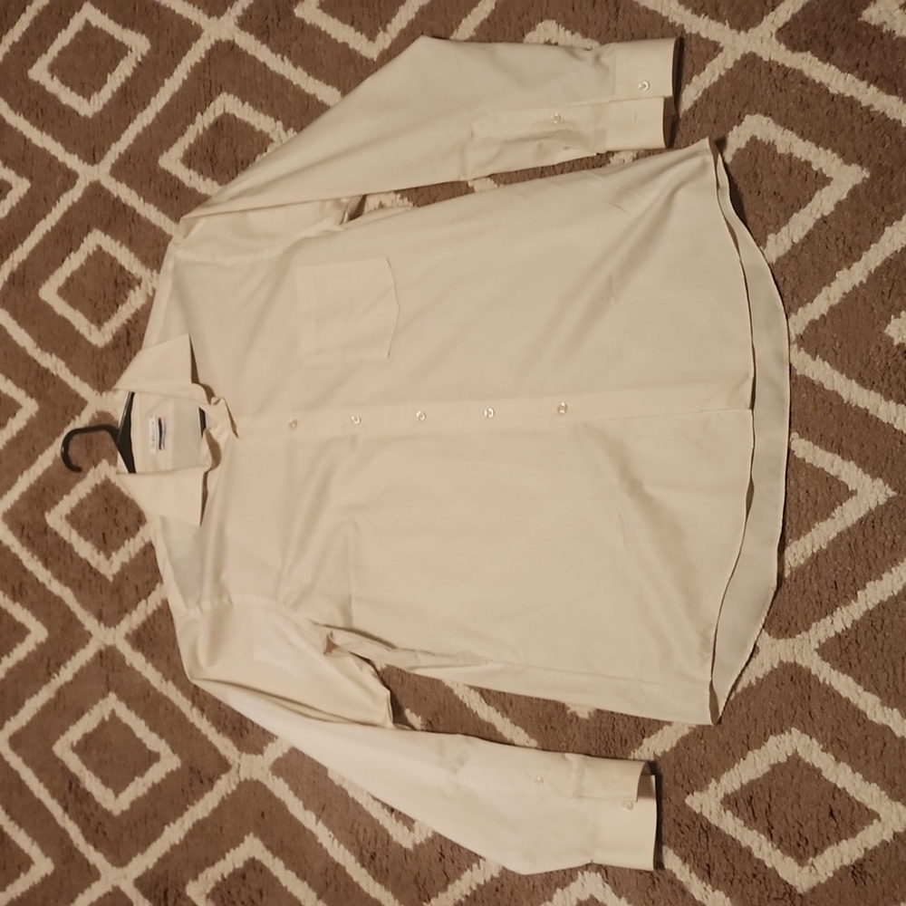 Mens cream color, size 16 34/35 Van Heusen dress shirt. Worn once!